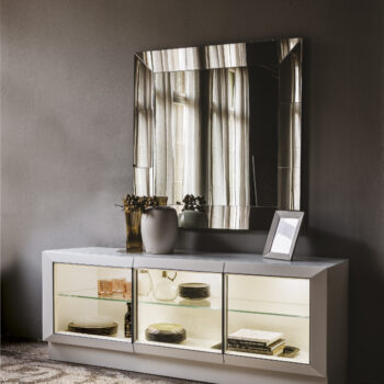 Regal Mirror