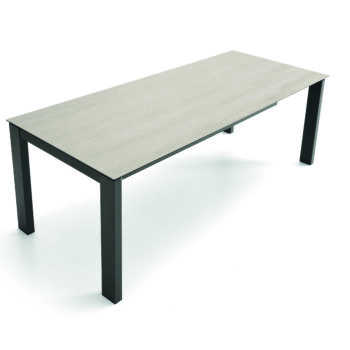 Evento Dining Table