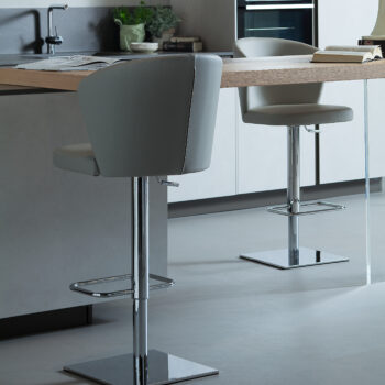 Ines Barstool