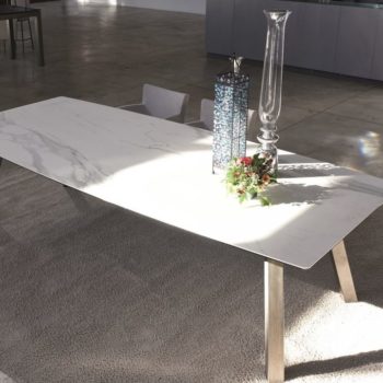 Artur Table