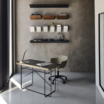 Wolf Keramik Desk