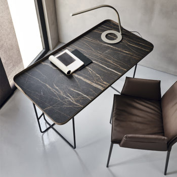 Wolf Keramik Desk