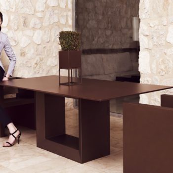 Vela Table Lifestyle