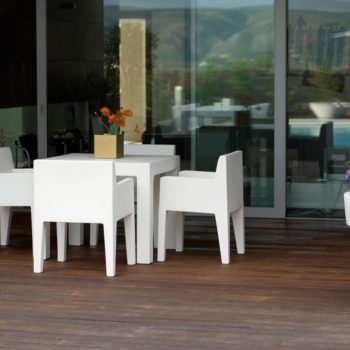 Jut Table